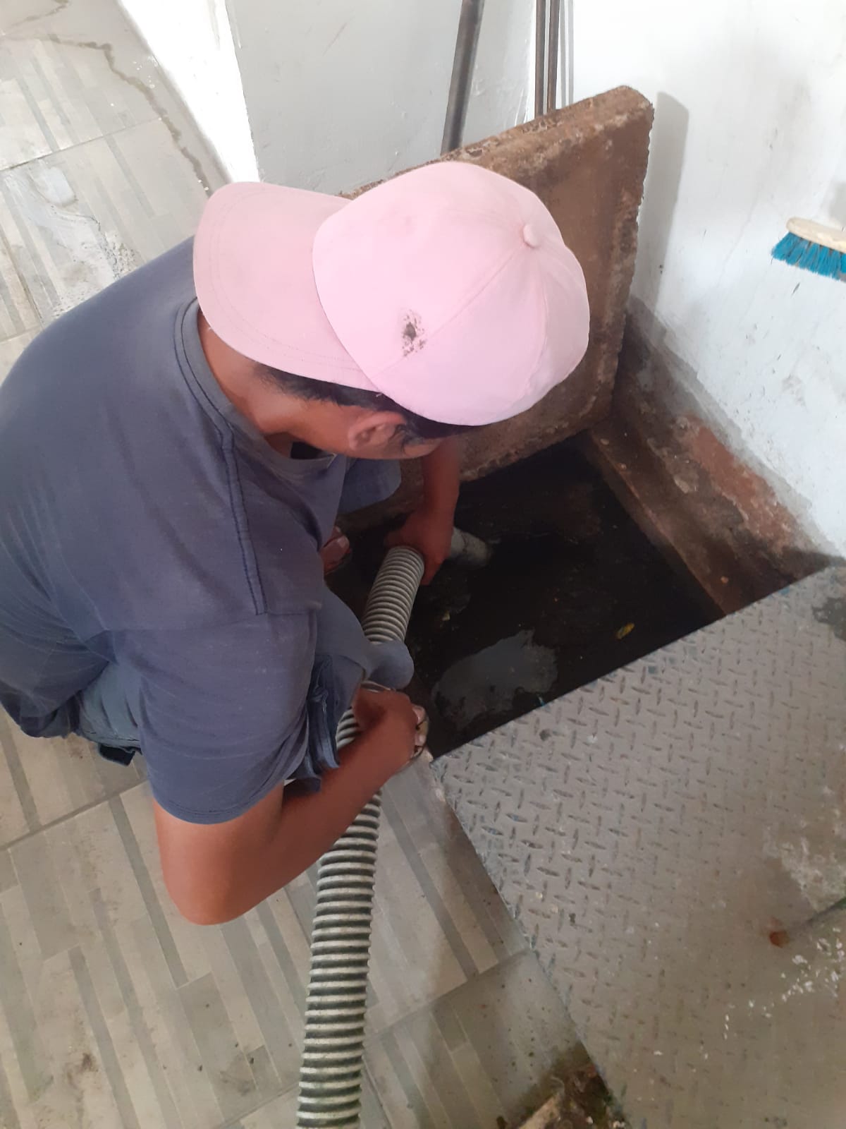 Proses Sedot WC